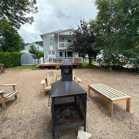 Maison Sur Le Lac Desbiens Exterior photo